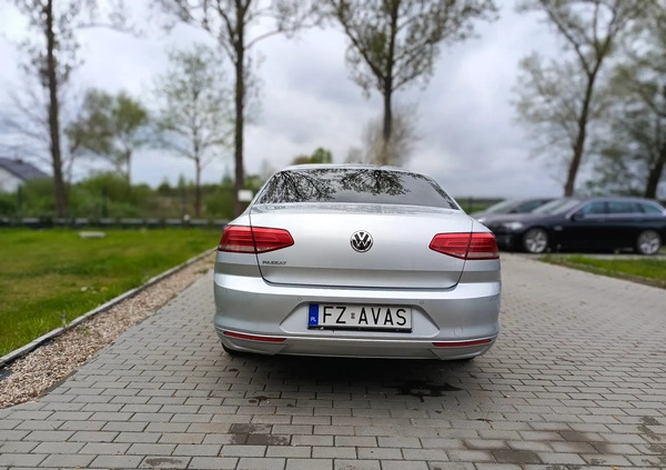 Volkswagen Passat cena 54999 przebieg: 153132, rok produkcji 2018 z Góra małe 154